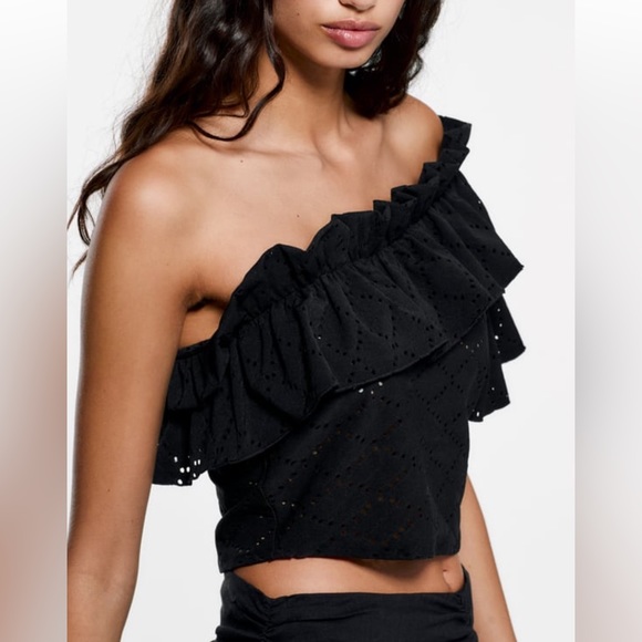 Zara Asymmetric black top - Picture 3 of 6